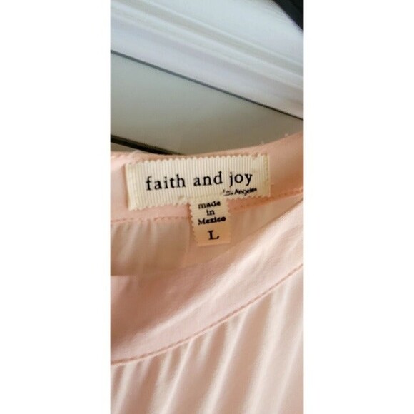 Faith and Joy Peach Lace Blouse Size Large - Picture 4 of 5
